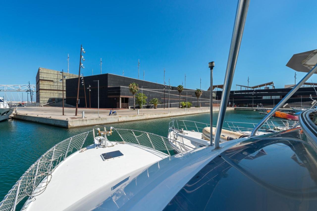 Boat Accommodations Barcelona Sant Adrià de Besòs Exterior foto