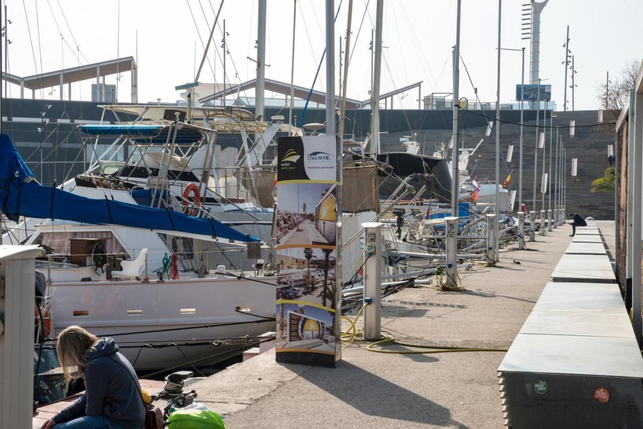 Boat Accommodations Barcelona Sant Adrià de Besòs Exterior foto