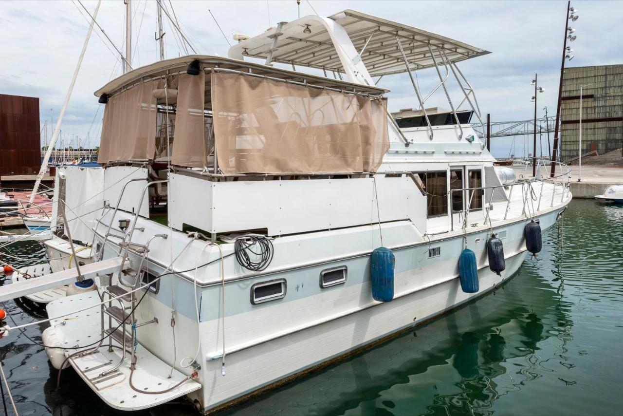Boat Accommodations Barcelona Sant Adrià de Besòs Exterior foto