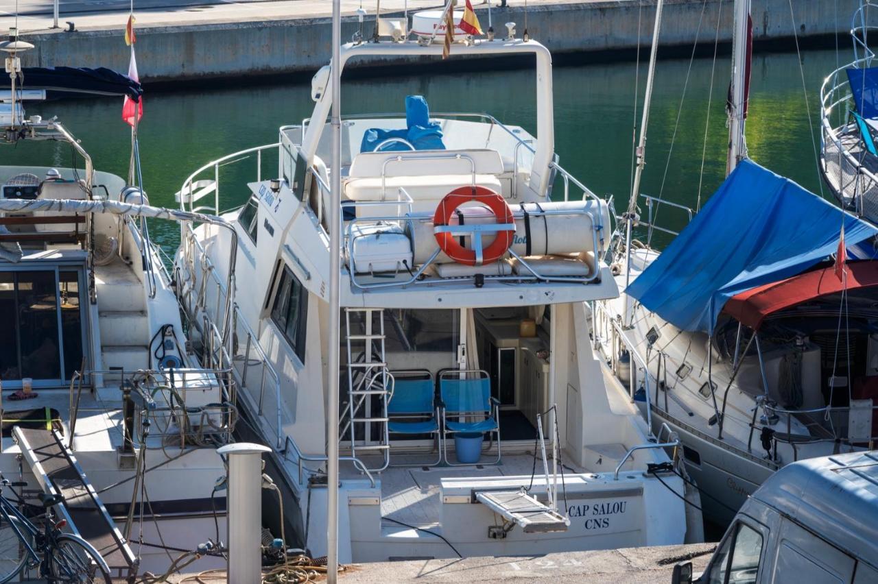 Boat Accommodations Barcelona Sant Adrià de Besòs Exterior foto