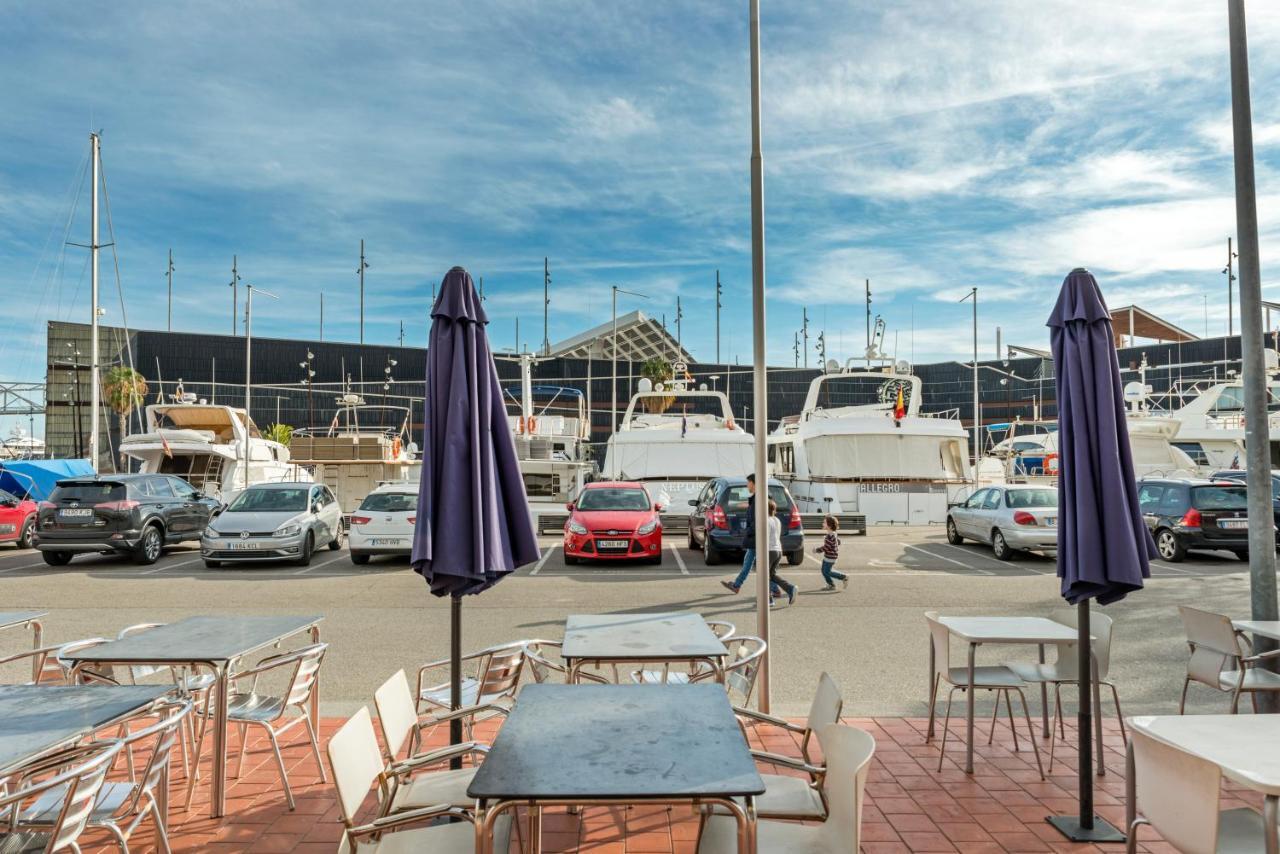 Boat Accommodations Barcelona Sant Adrià de Besòs Exterior foto